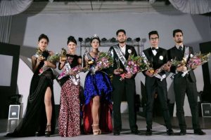 20160815021835_model_hunt_winners