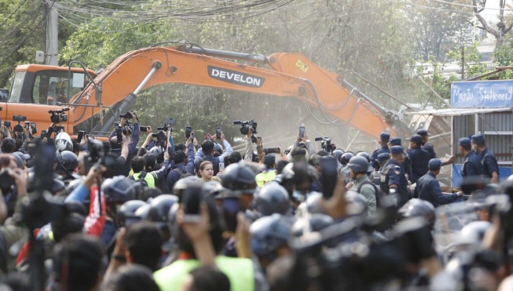 Kathmandu moves to clear riverbank settlements, Demolition drive intensifies