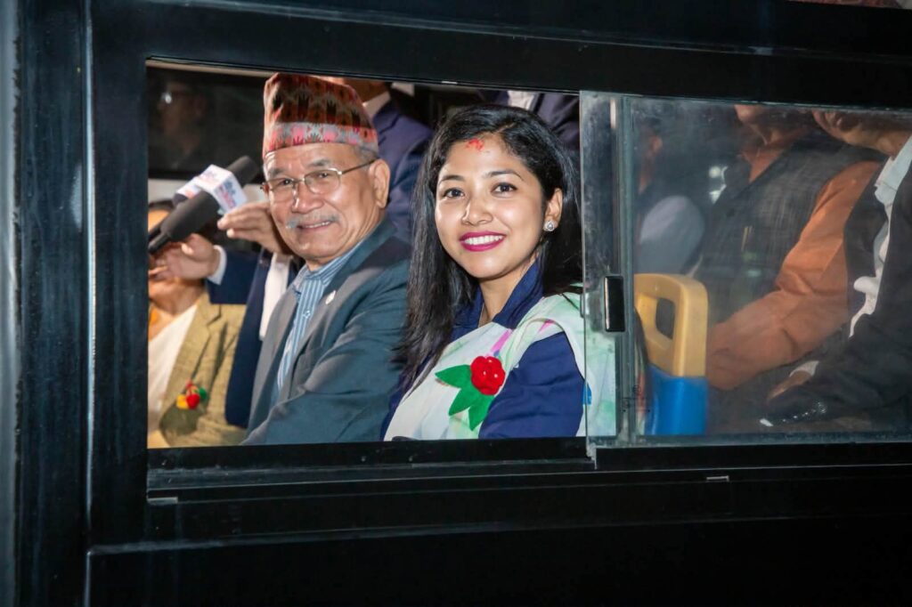 Kathmandu launches night bus ervice with WiFi from Nenw year, Plans expansion across valley