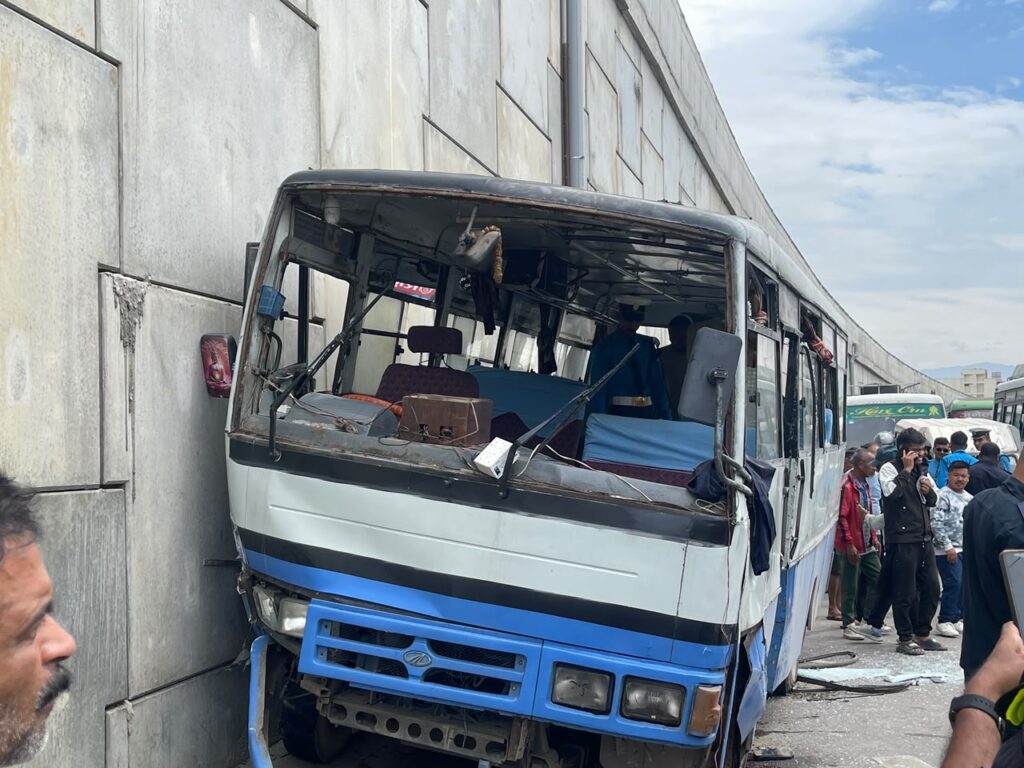 Bus Overturns at Gwarko Chowk After Alleged Reckless Overtaking; Multiple Injured