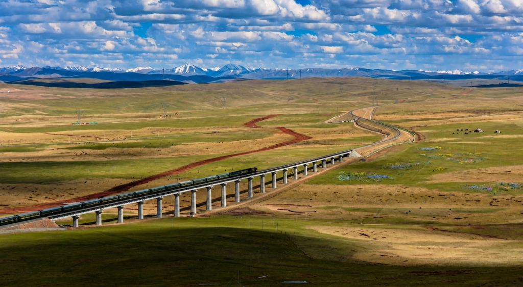 Qinghai–Xizang Railway marks 20 years of ‘Sky-High’ journeys