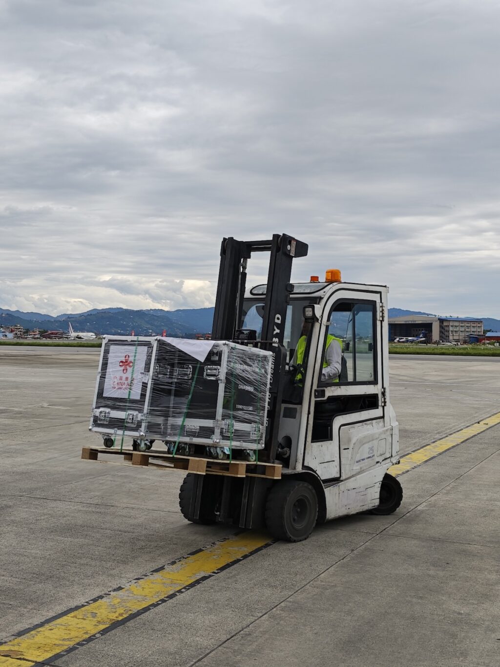 Fifth Batch of China-Aid Emergency Relief Supplies Arrives in Kathmandu
