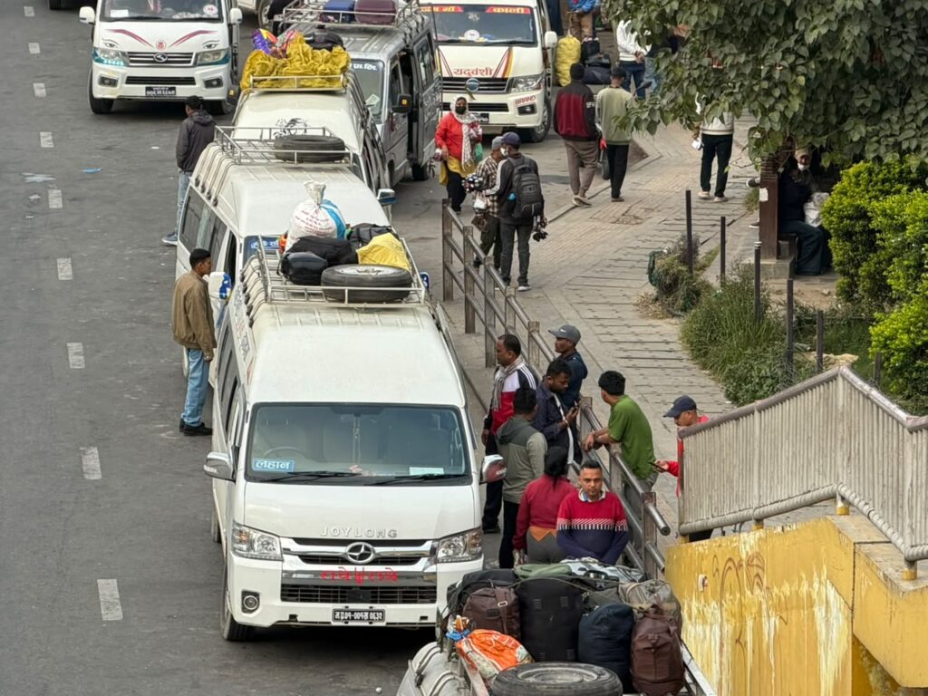 Kathmandu sees continued outflow of Dashain Travelers
